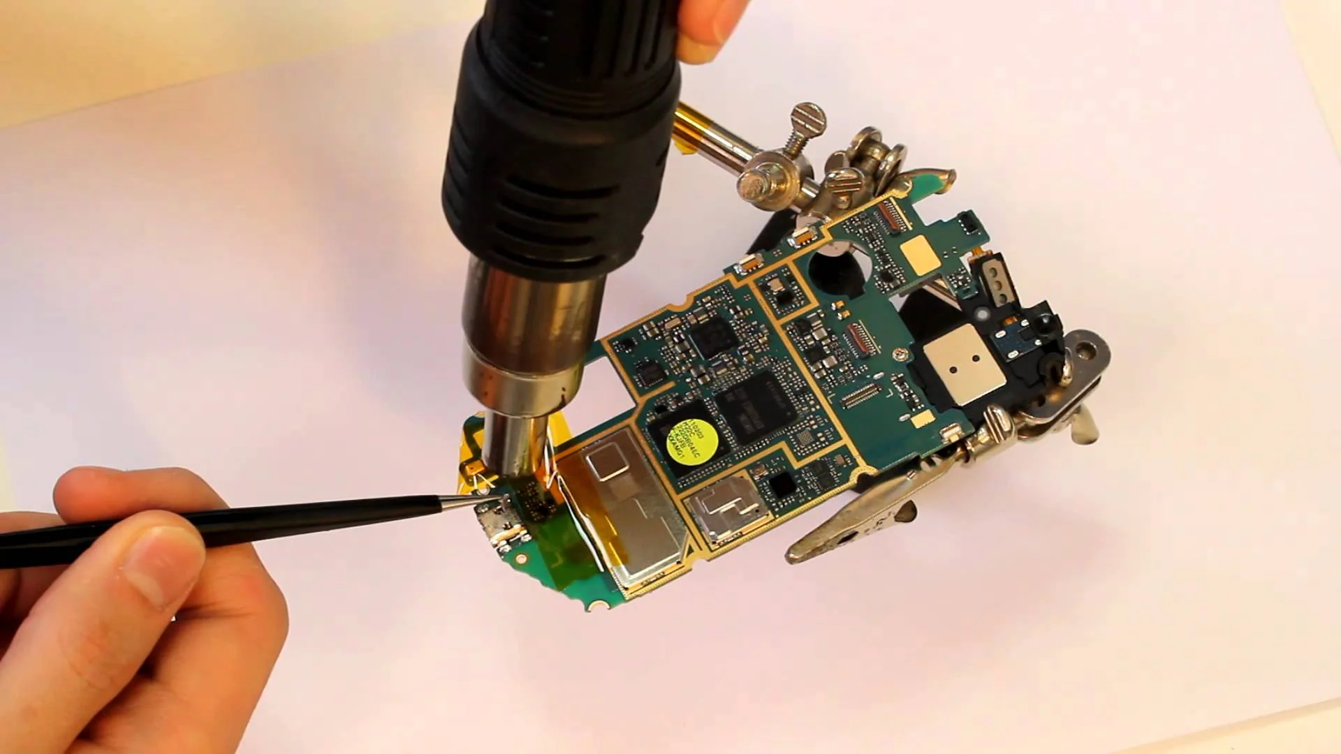 3 day advanced training course for fault finding, diagnostics and microsoldering